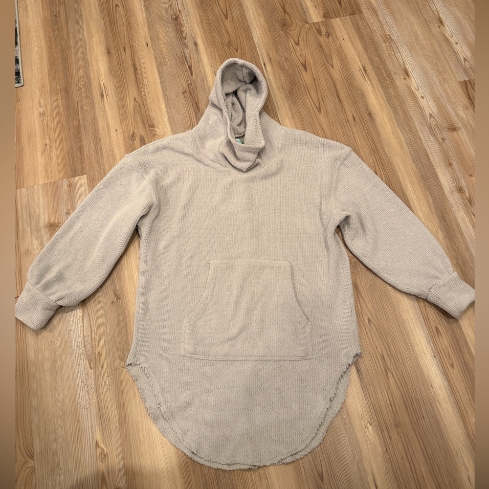 *ACCT CLOSING MAKE OFFER* Free People Beach Grey Cozy Hooded Tunic-Size XS